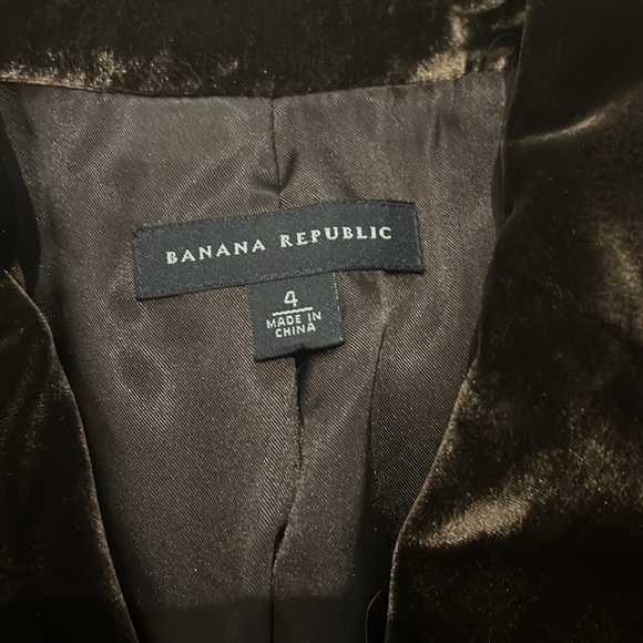 Banana Republic Velvet Blazer - Picture 4 of 10